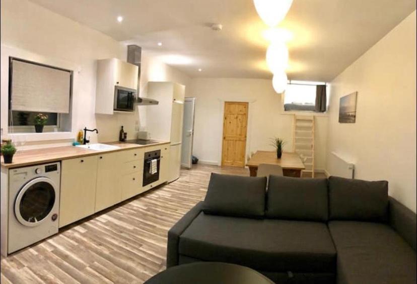 Just Renovated Galway City Apartment Exteriör bild